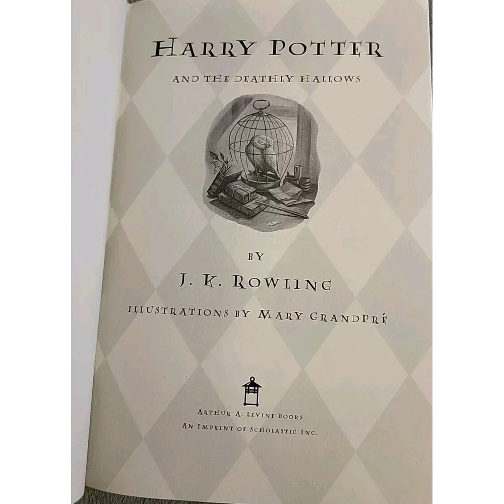 Harry Potter Ser.: Harry Potter and the Deathly Hallows by J. K. Rowling (2007,